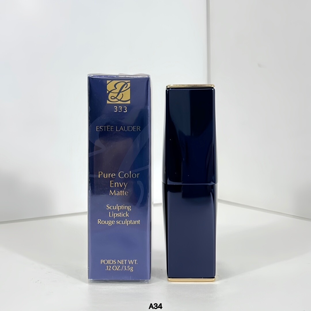 雅诗兰黛倾慕口红3色：333#-420#-557#。雅诗兰黛口红膏体 细节全部都是对版的  雅诗兰黛口红333#枫叶红当之无愧最美的枫叶色口红第一名我颁给它了
