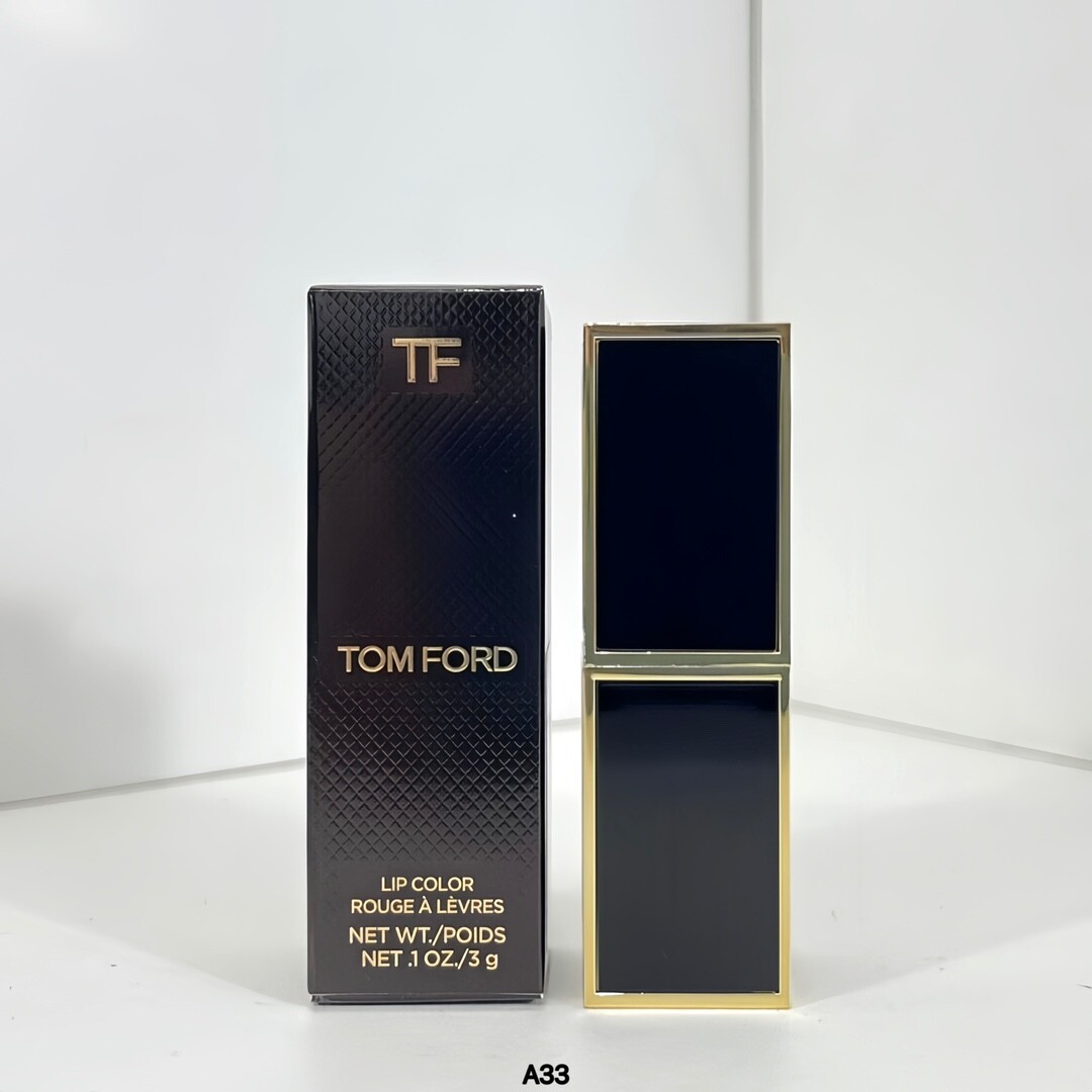 TF经典黑管口红管包蜡纸哑光款5色：08#-15#-16#-80#-100#专柜质量 TF的囗红我个人真的超级喜欢，尤其是质地在囗红里面算是相当好的了，虽然挺贵的，但是还别说贵有贵的道理，每根相当好看，小姐姐们可以放心入*无敌大概也就是这样了吧