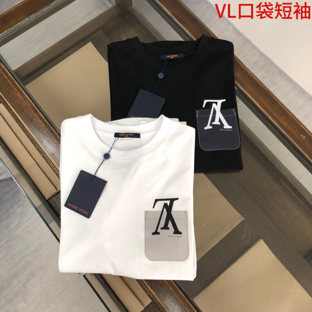 VL口袋短袖工厂直销］路易威登（LV）：品牌潮流logo印花短袖T恤。定制顶级纯棉面料 上身极致舒适透气 ，标志性LOGO元素为单品增添设计感，营造出简约大气风格，上身穿搭让你帅气N倍颜色：黑色 白色尺码：