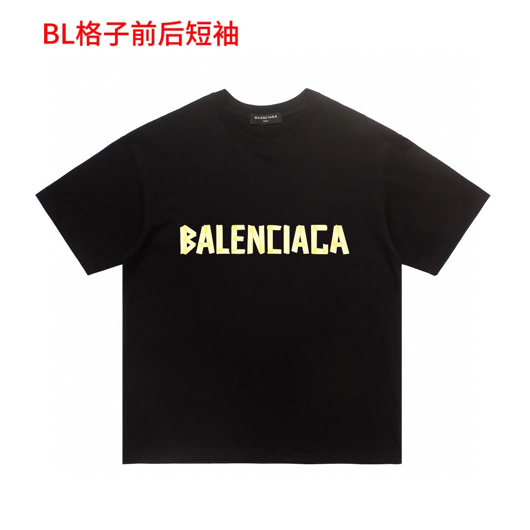 BL格子前后短袖BL前一行后背两行字母黑标短袖 Balenciaga/巴黎世家 23年新款数码胶带两面字母Logo印花短袖t恤采用200g纯棉面料不得不说这个不干胶设计真的好爱 穿上顺便变潮了颜色：黑色 白色尺码：M-4xl