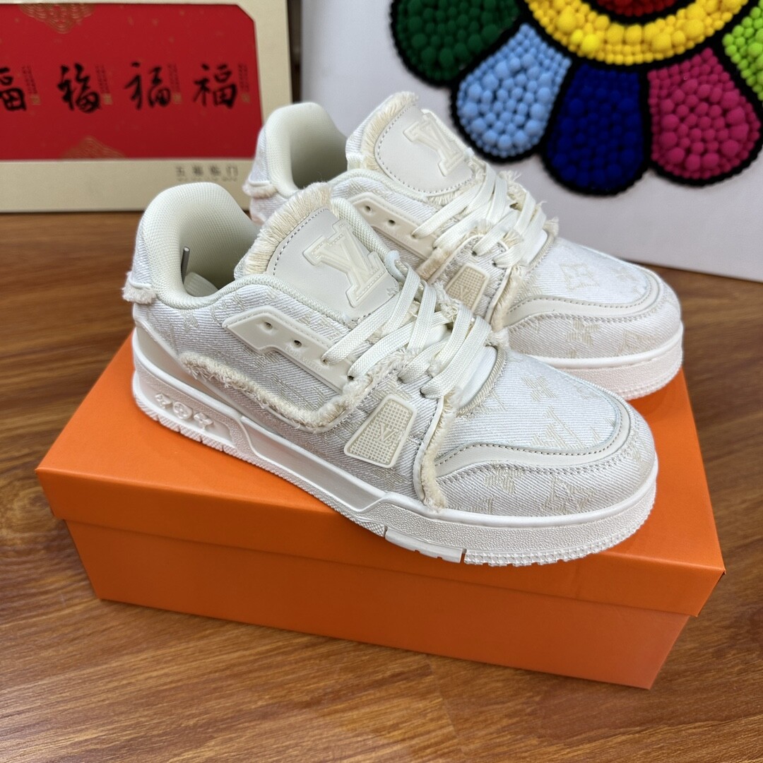高版本LV Trainer Vuitton LV板鞋 牛仔白毛绒 码数36-44 男女码现货