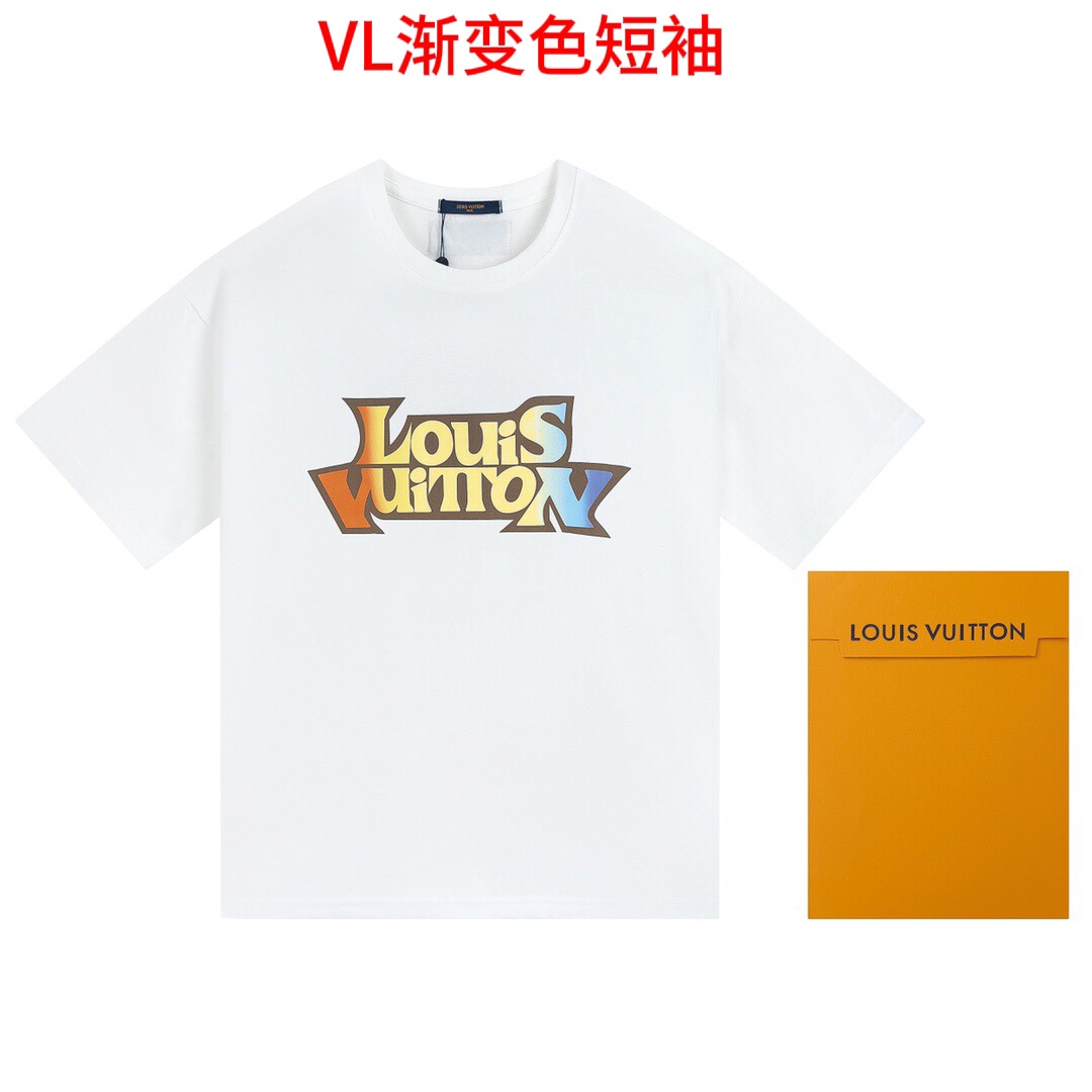 VL渐变色短袖Lv路易威登 驴家 2023春夏休闲男女同款短袖T恤 ，彩虹渐变色印花字母，高端订制 设计前卫时尚！纯棉面料手感柔软.穿着舒适..做工精细.上身效果无敌帅气！型男必备单品！颜色: 黑色 白色尺码:M-4XL