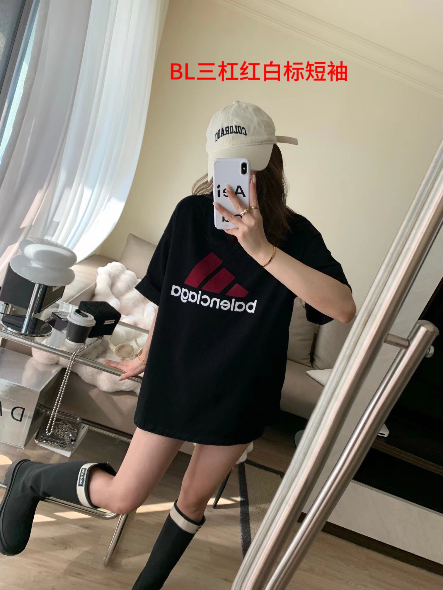 BL三杠红白标短袖黑色Balenciaga×Adidas巴黎世家联名阿迪达斯合作款植绒字母logo印花情侣款纯棉短袖T恤布面干净 布纹清晰 柔软舒适 色牢度好定染无色差螺纹