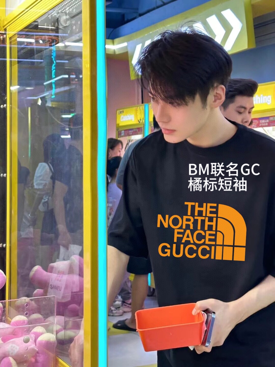 BM联名GC橘标短袖Gucci＆TNF古驰北面联名款专柜同步基础字母大logo情侣款印花情侣短袖采用200克定制精梳纯棉，三针五线做工，领口定制螺纹不变形，领口包包边