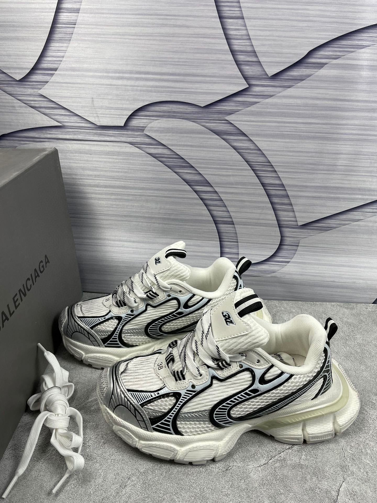  Blenciaga 巴黎世家  3XL 网布 系带老爹鞋 白黑银 码数36-44 男女现货