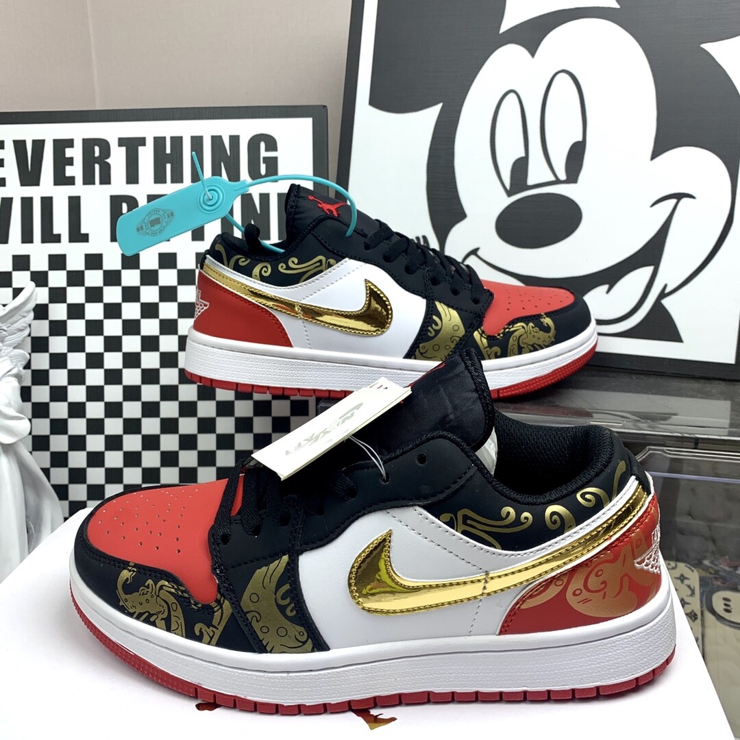 Air Jordan 1 Low Aj1低帮 龙年 码数36-44 男女现货 鞋头鞋孔激光打孔  厚鞋舍 填充橡胶底（摩擦吱吱响）附送+手提袋