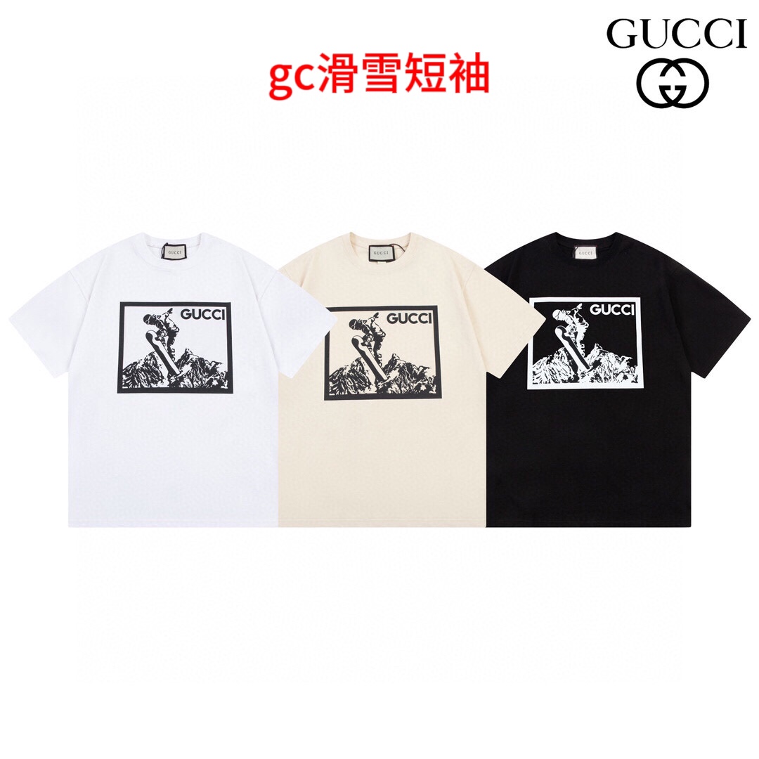 GC滑雪短袖GUCCI    2024龙年新款印花情侣短袖T恤 男女同款采用克重200克纯棉面料，1x1定制定染高品质螺纹，久穿不易变形，尺码：M-4XL颜色：黑色  白色  杏色