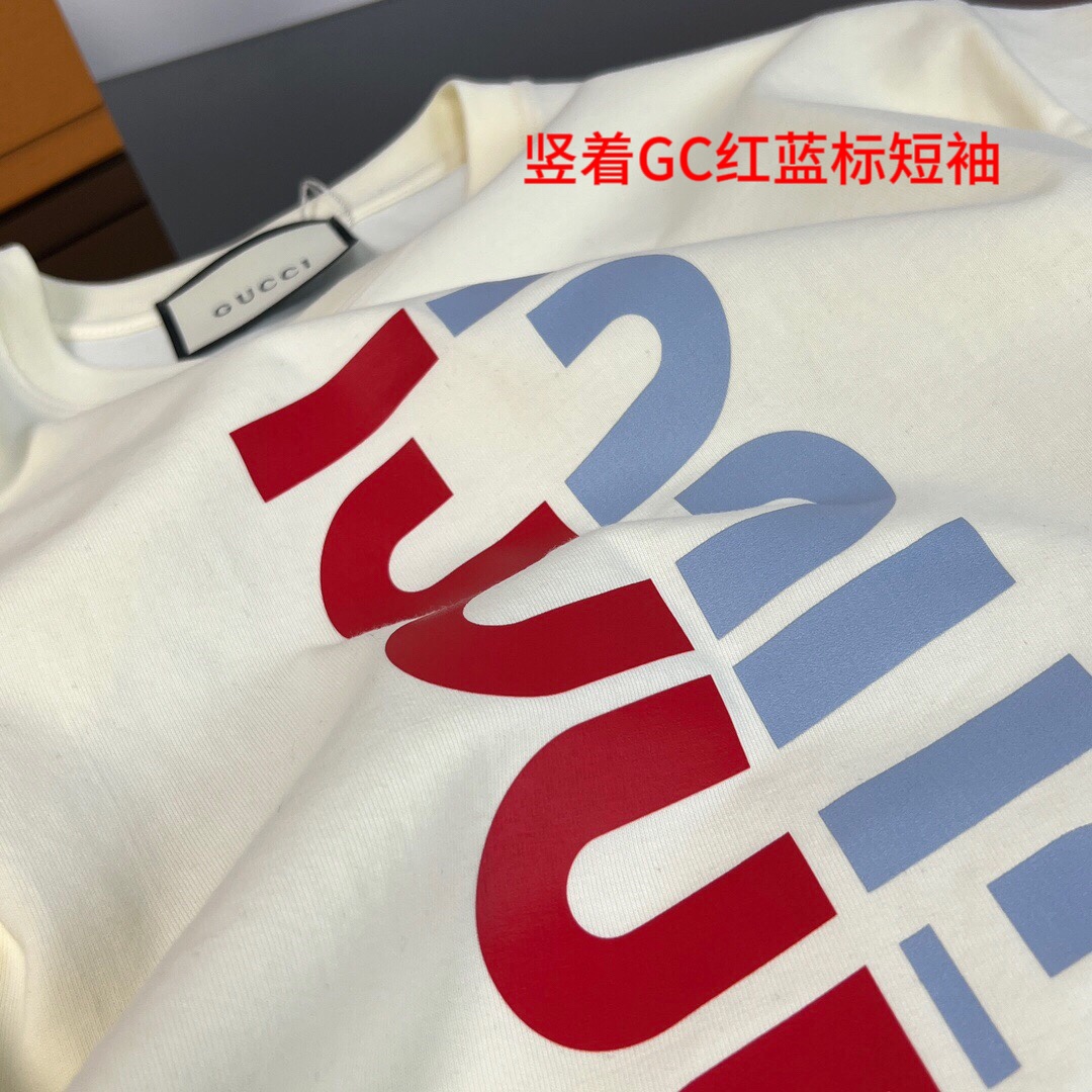 竖着GC红蓝标短袖GUCCI/古驰  新款拼色字母logo印花短袖T恤情侣款 -热度款tee！潮男潮女必备单品！可随意穿搭！对色对位直喷工艺！图案呈现出来立体感效果非