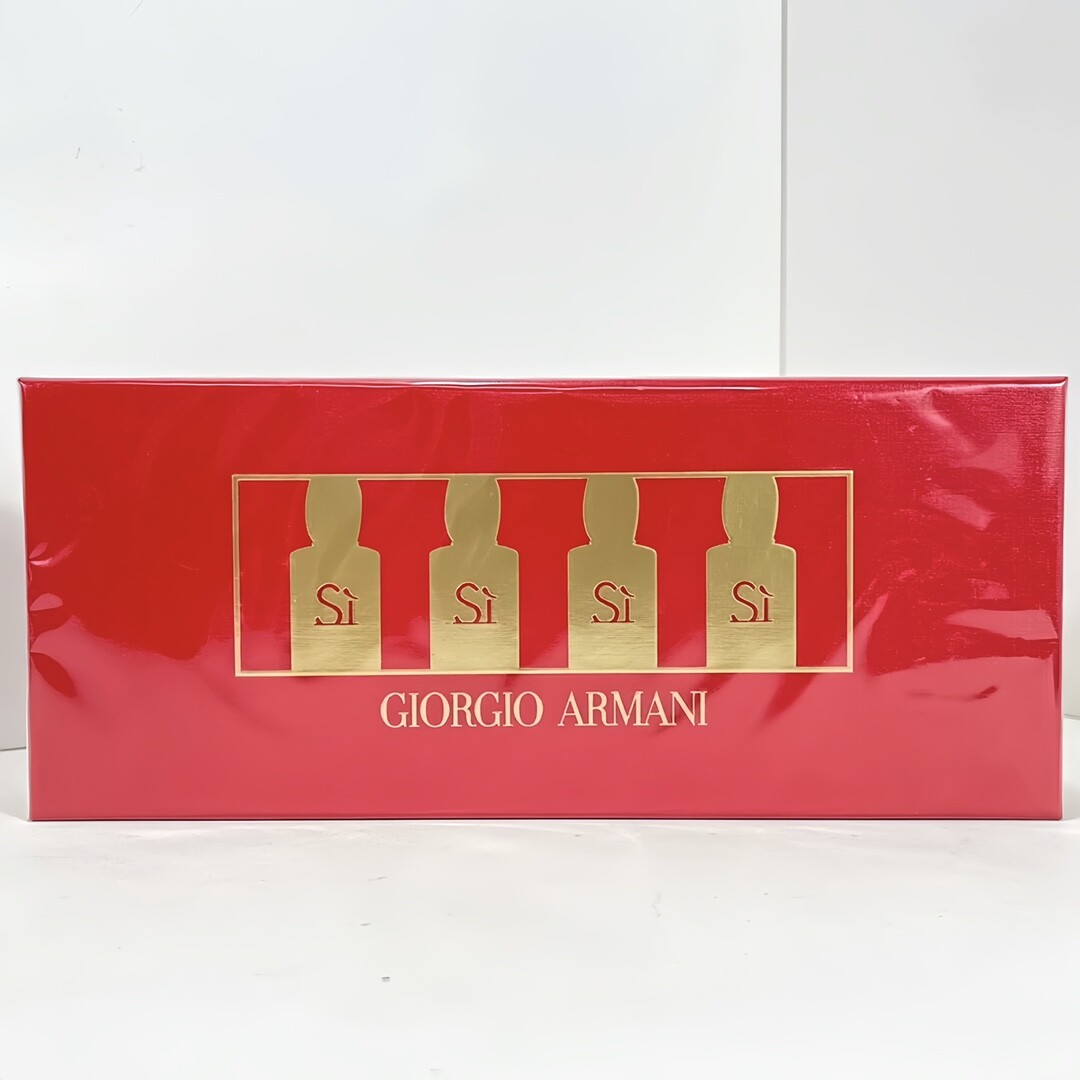 阿玛尼挚爱香氛臻选礼盒阿玛尼挚爱香水小样4件套7ml×4，带喷头阿玛尼挚爱4件套，4款分别有:黄色挚爱，粉盖挚爱淡香，粉瓶挚爱浓香，红色挚爱。