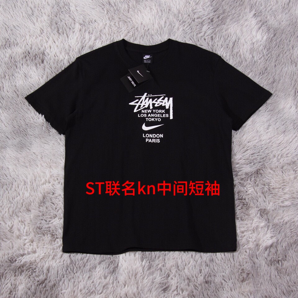 ST联名kn中间短袖纯棉)斯图西耐克经典联名短袖】黑色 白色面料：纯棉圆桶无侧缝 定制罗纹 领口双压线固定