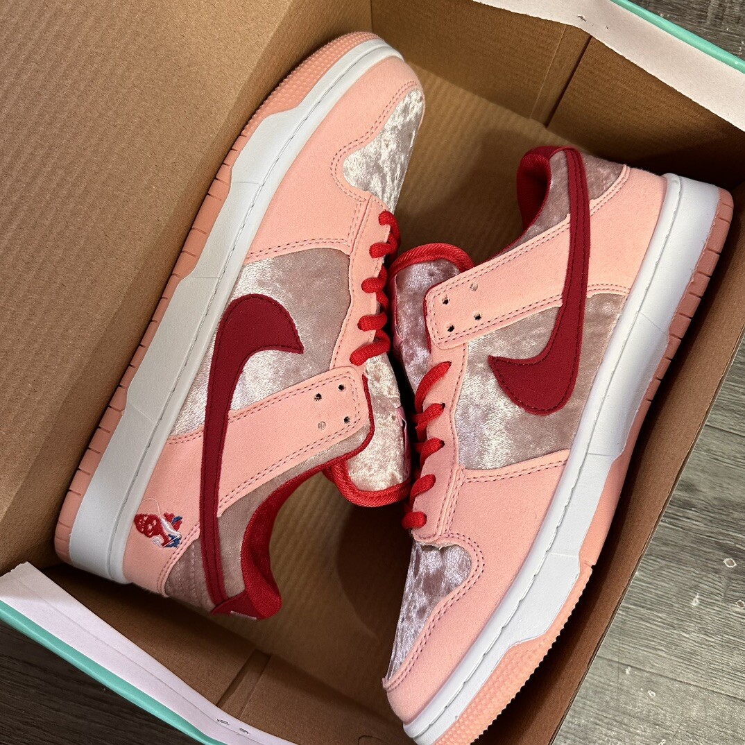 Nike SB Dunk Low SB 情人节 码数36-44 男女现货