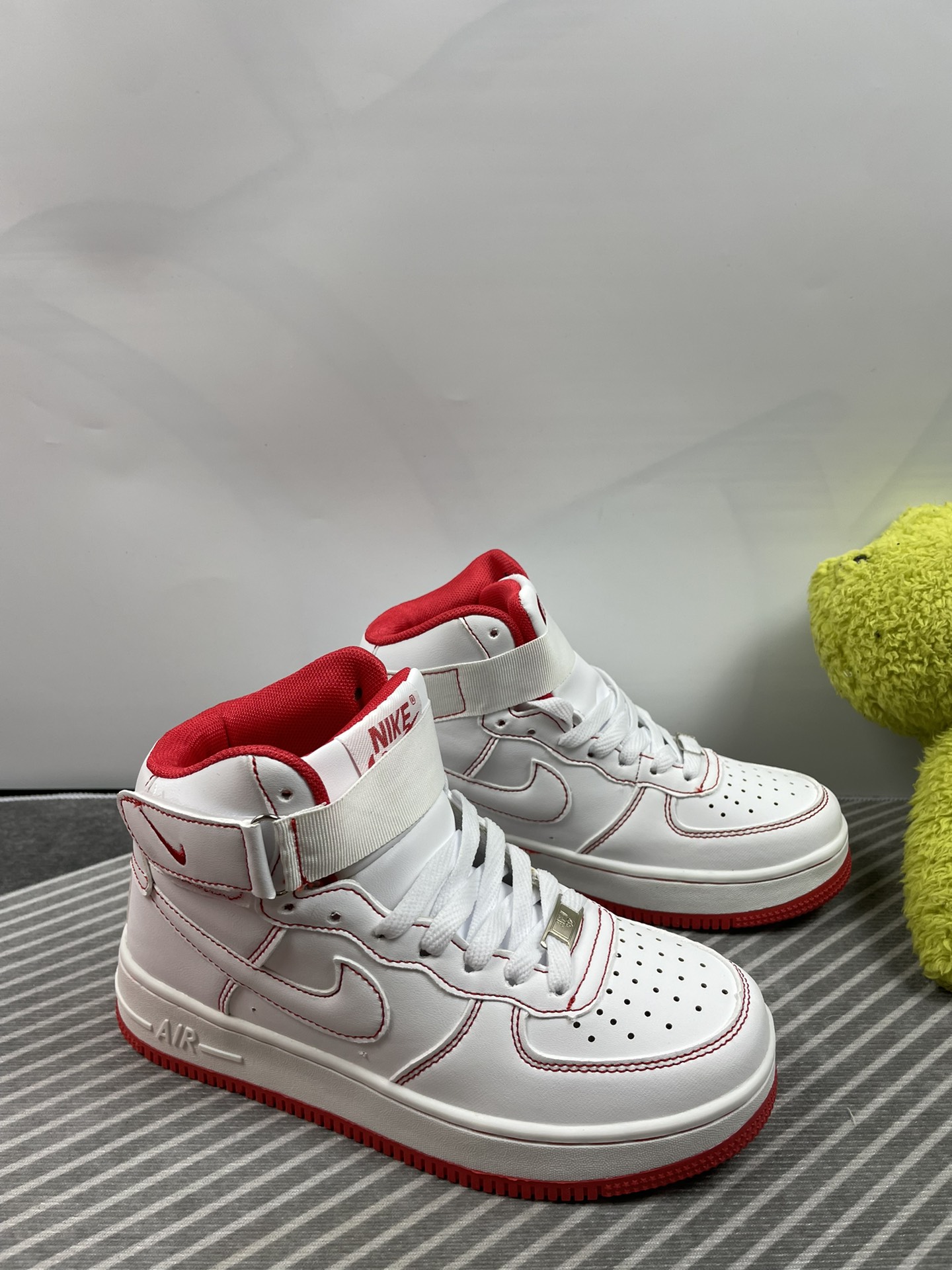 Nike Air Force 1 Mid AF1 空军一号中帮 马克线 白红 码数36-44 男女现货