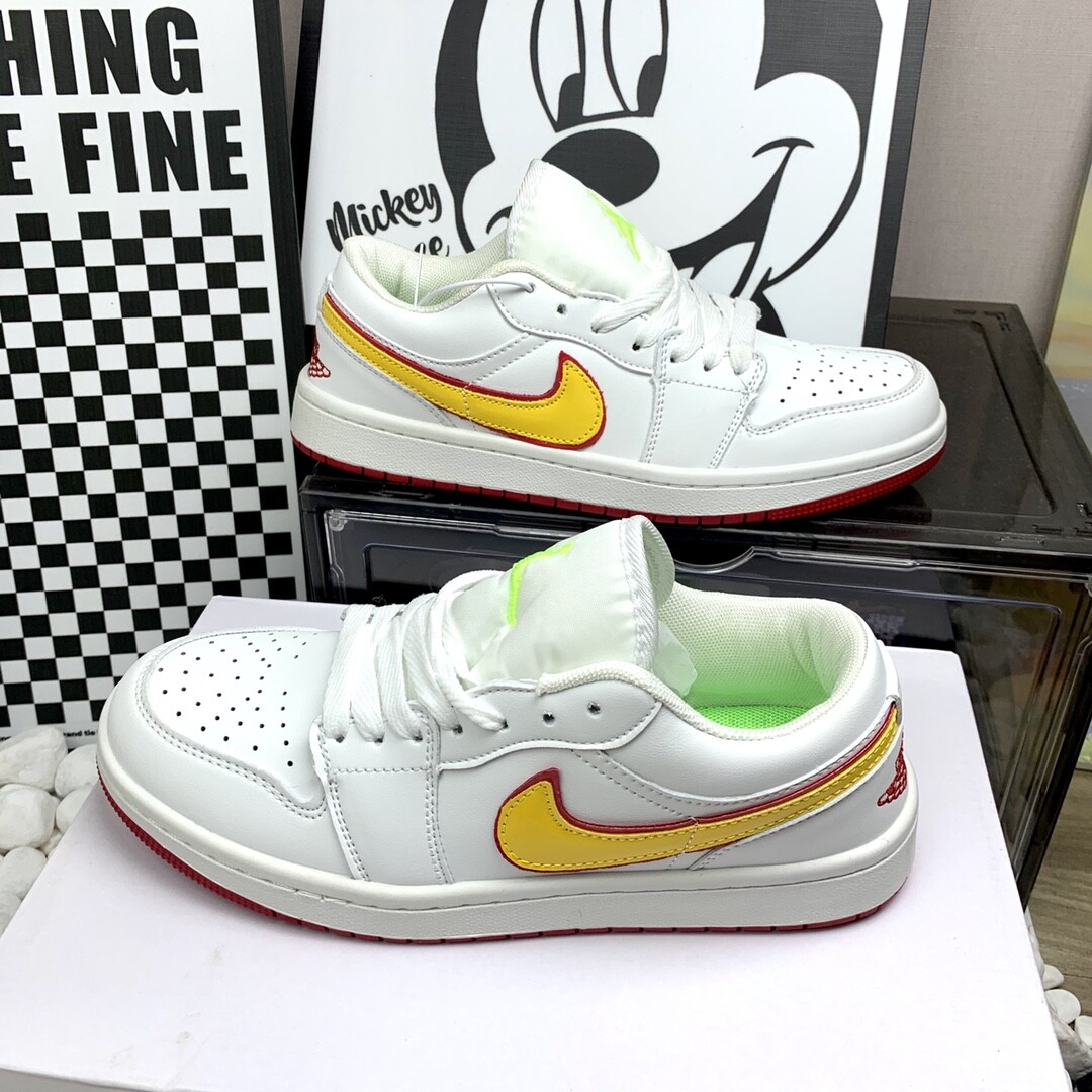 Air Jordan 1 Low Aj1低帮 白黄粉 码数36-44 男女现货 鞋头鞋孔激光打孔  厚鞋舍 填充橡胶底（摩擦吱吱响）附送+手提袋