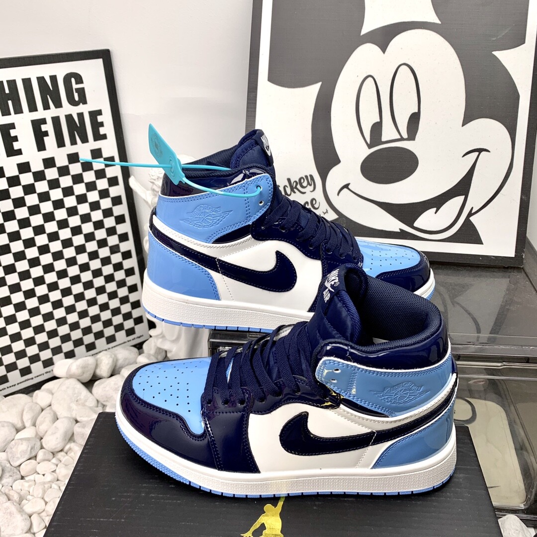 高版本 AJ Jordan Air Jordan 1 Low 耐磨防滑 高帮北卡蓝 皮面 复古板鞋 36-44码！